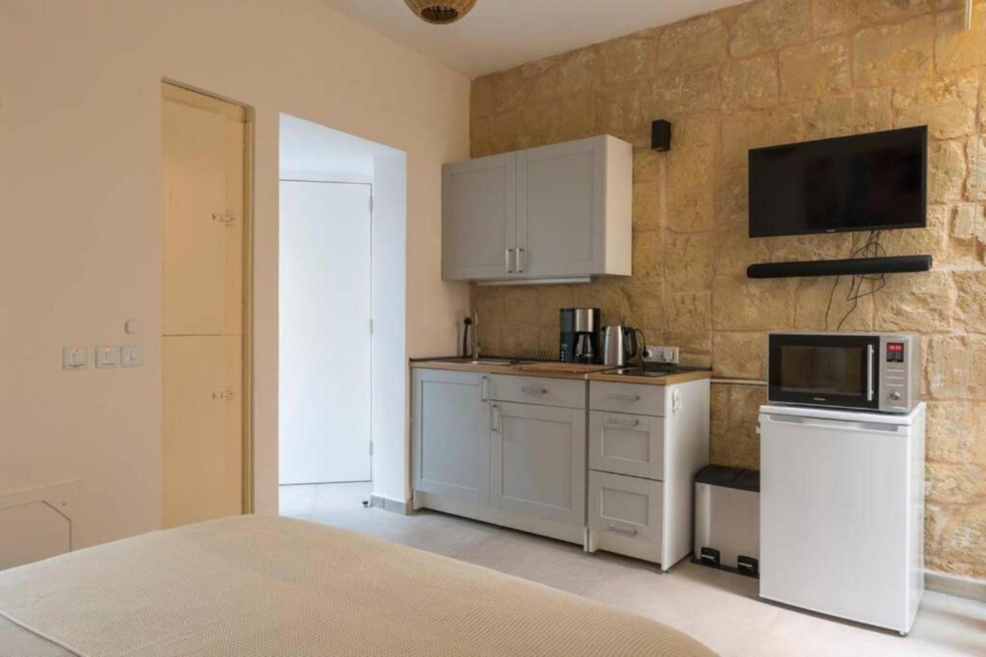 Authentic Gf Apartment With Terrace At The 3 Cities Marina Cospicua Eksteriør bilde
