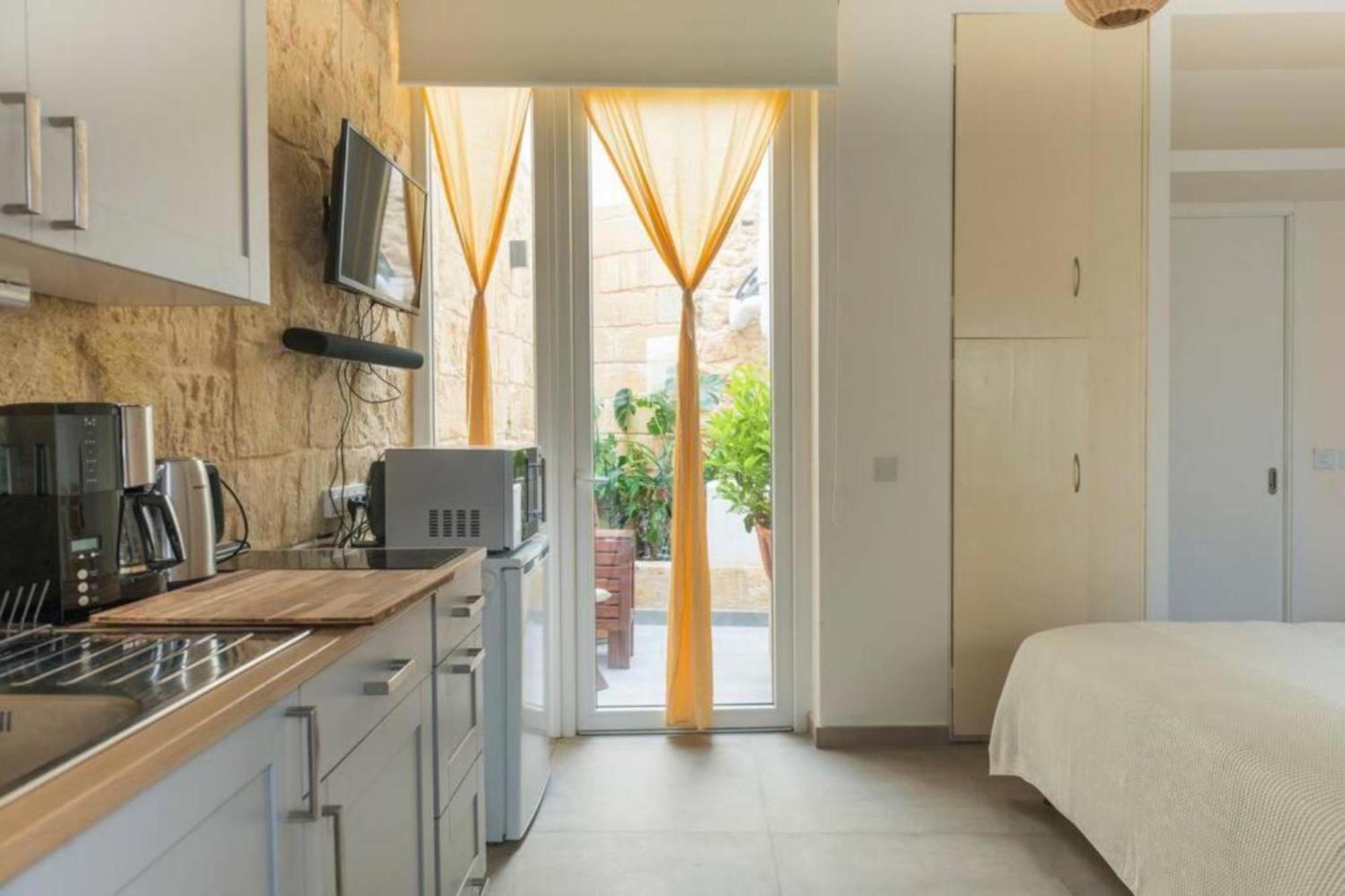 Authentic Gf Apartment With Terrace At The 3 Cities Marina Cospicua Eksteriør bilde